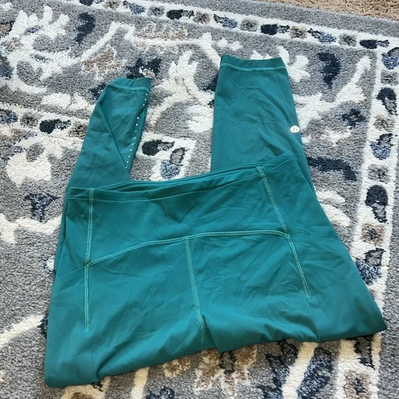 Lululemon Swift Speed HR Crop - size 8 -teal color - Picture 2 of 7